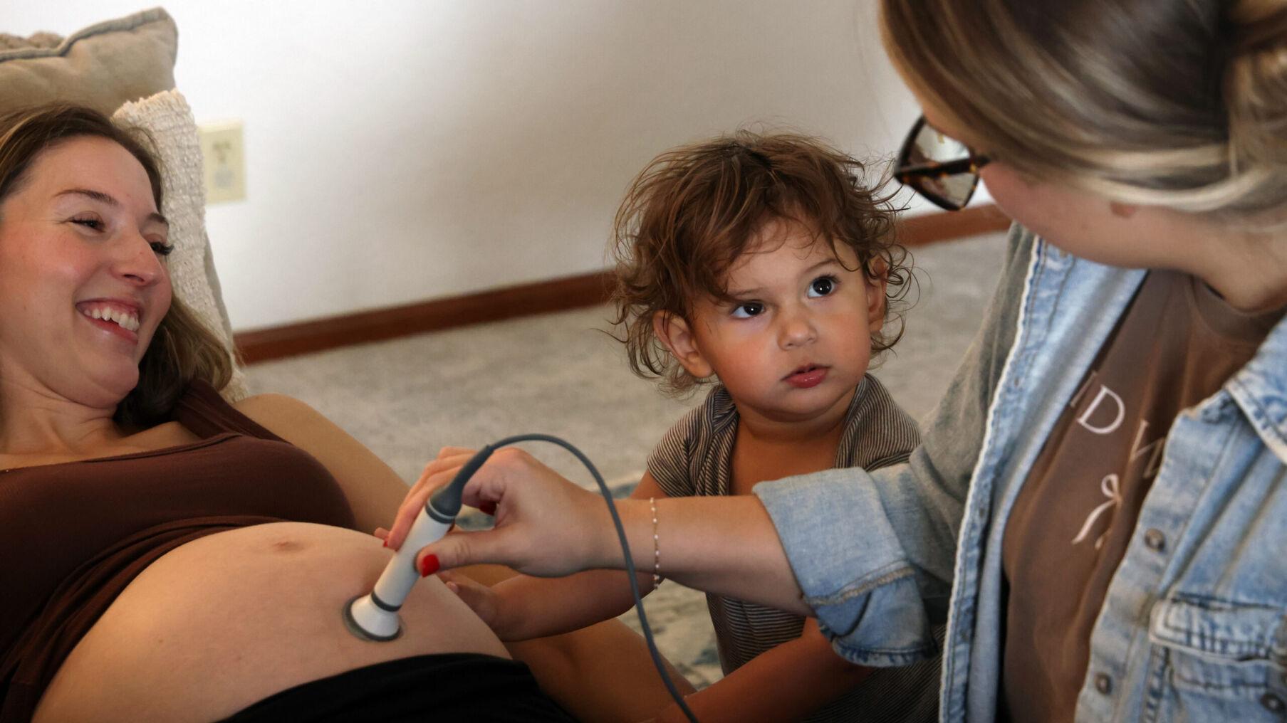 Families in rural Arizona choosing midwives over hospitals